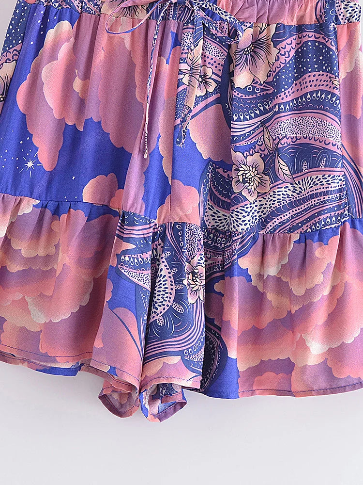 Vintage Chic Star Moon Print Swish shorts