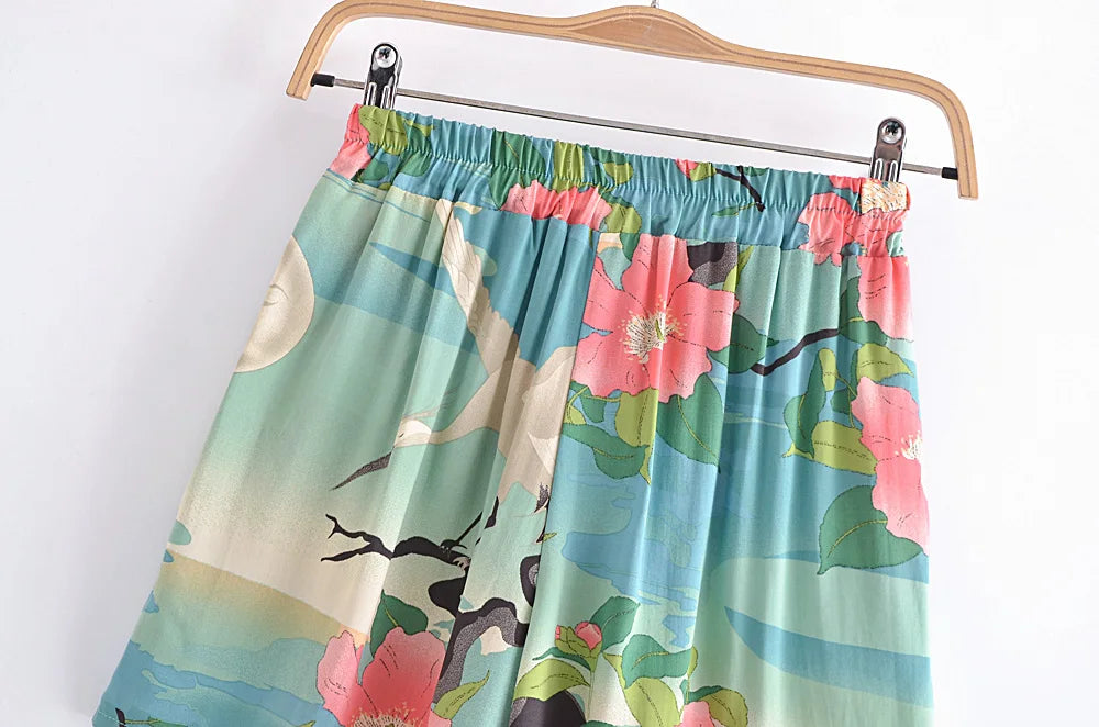 Vintage Bohemian Chic Crane Floral Print shorts