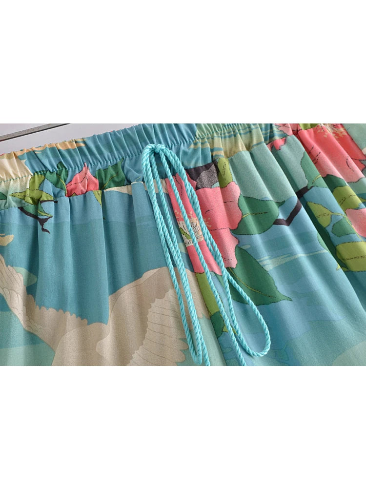 Vintage Bohemian Chic Crane Floral Print shorts