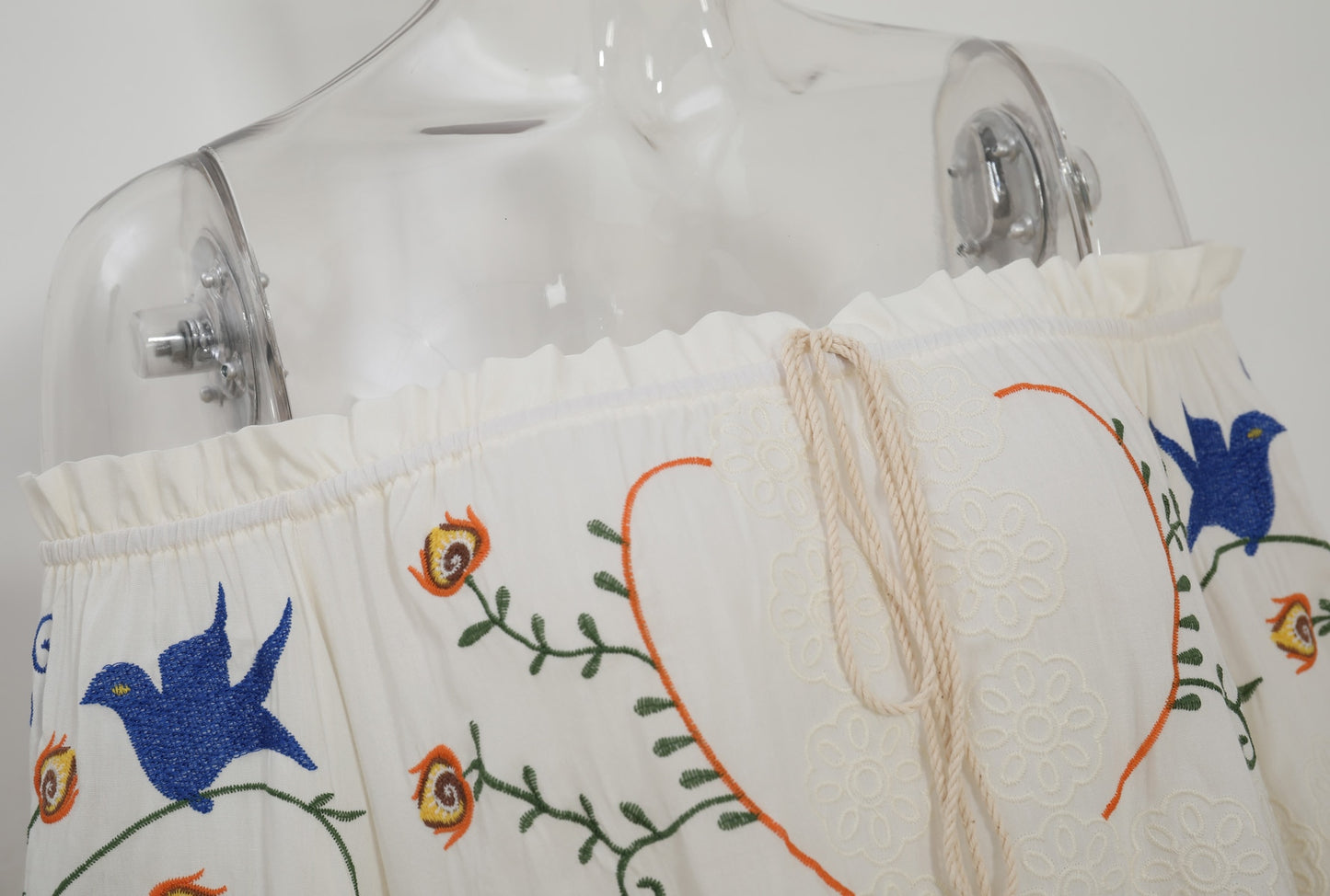 Chic White Vintage Embroidery Tassel blouse