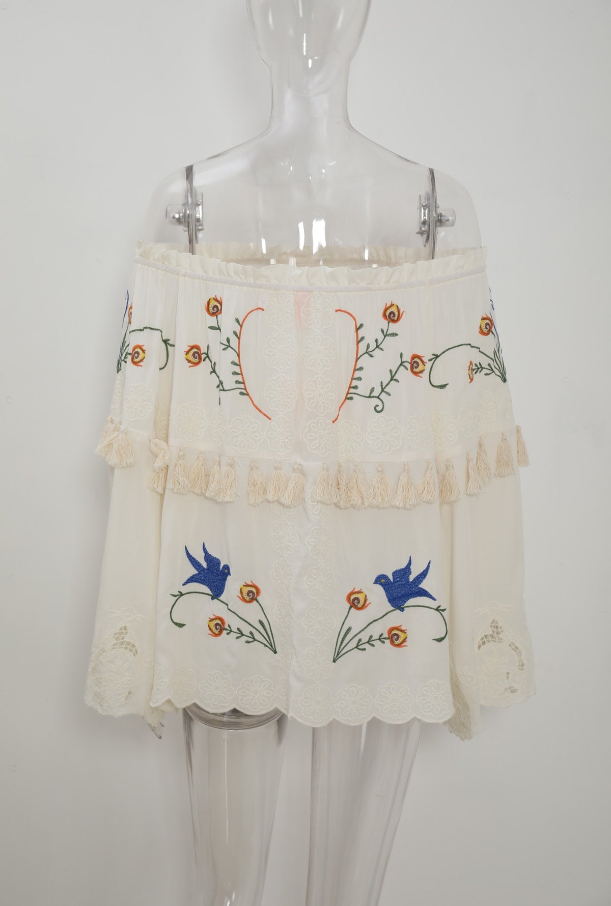 Chic White Vintage Embroidery Tassel blouse